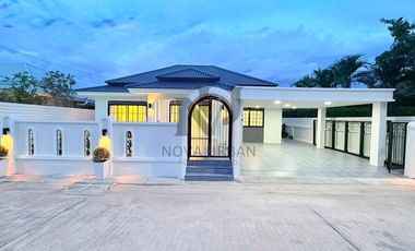 For sale 3 bedrooms villa in Bang Lamung, Chonburi