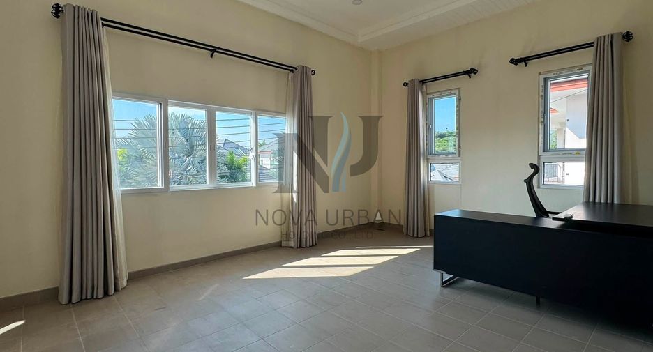 Villa en alquiler de 4 habitaciones en Huay Yai, Pattaya