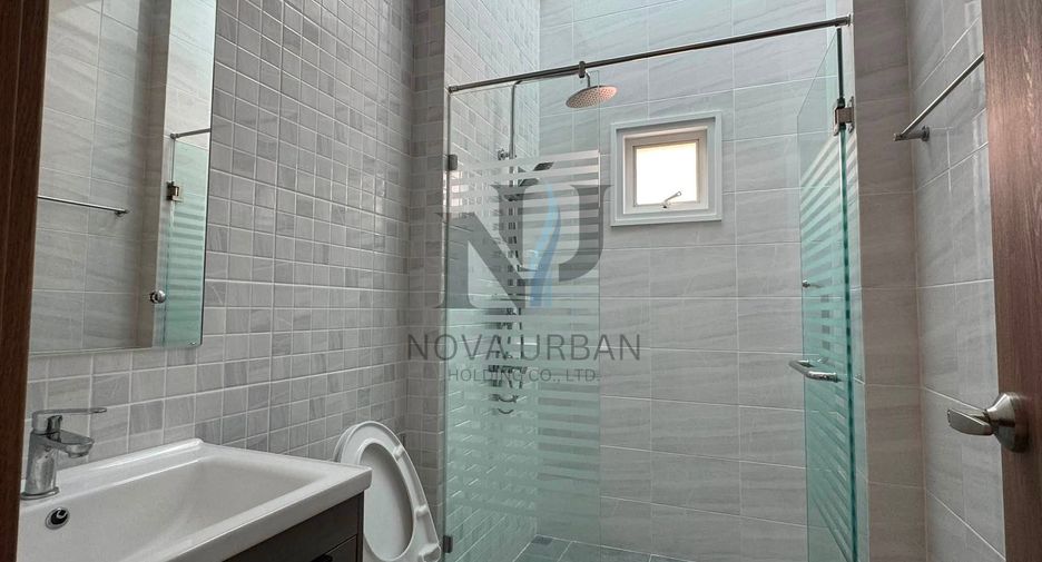 Villa en alquiler de 4 habitaciones en Huay Yai, Pattaya