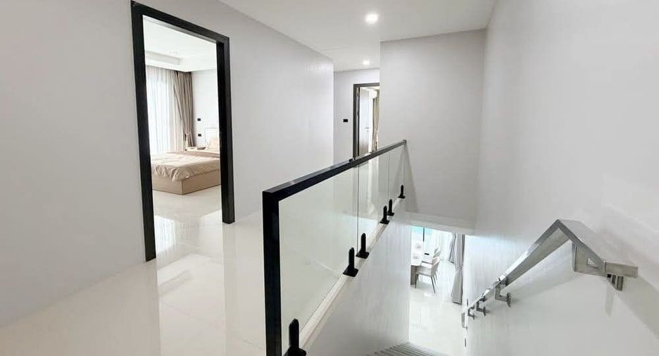For rent 3 bedrooms villa in Bang Lamung, Chonburi
