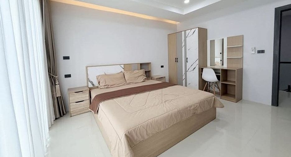 For rent 3 bedrooms villa in Bang Lamung, Chonburi
