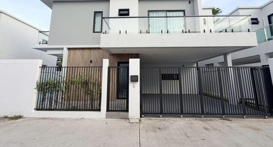 For rent 3 bedrooms villa in Bang Lamung, Chonburi