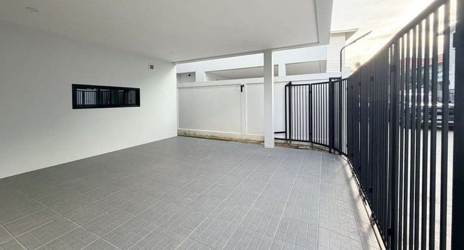 For rent 3 bedrooms villa in Bang Lamung, Chonburi