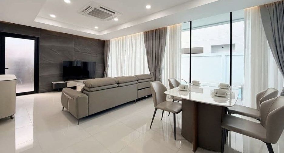 For rent 3 bedrooms villa in Bang Lamung, Chonburi