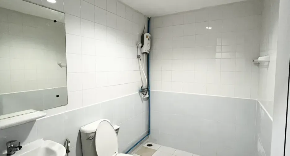 For rent 4 ベッドルーム townhouse in Bang Khen, Bangkok