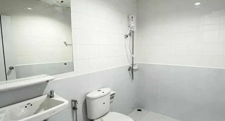 For rent 4 ベッドルーム townhouse in Bang Khen, Bangkok
