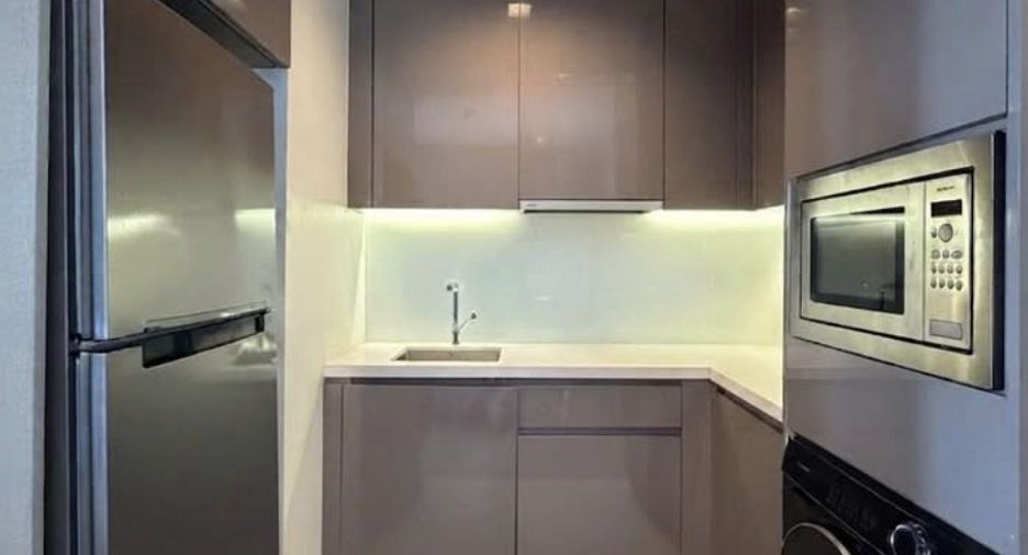 À vendre 1 chambre condo à Khlong Toei, Bangkok