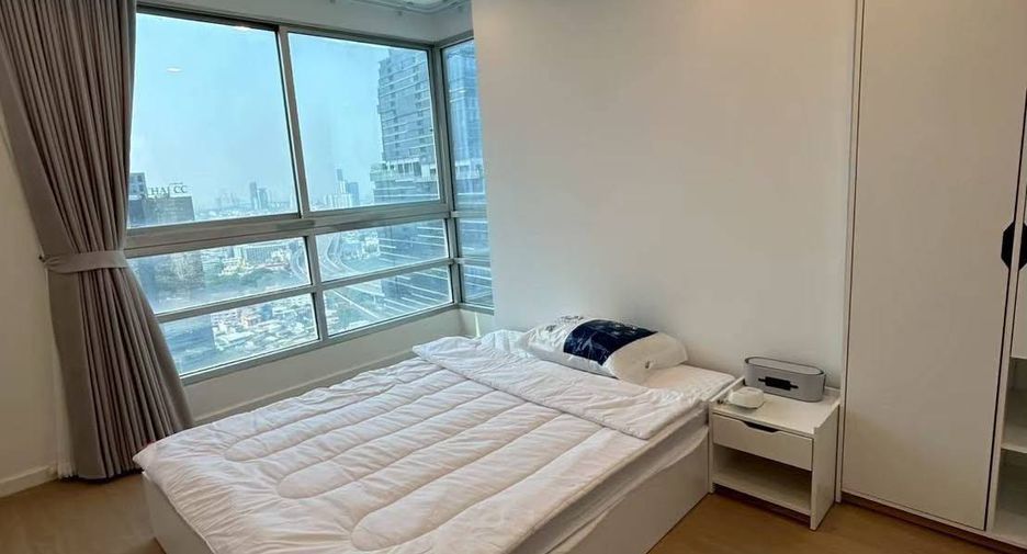 For rent 2 bedrooms condo in Sathon, Bangkok