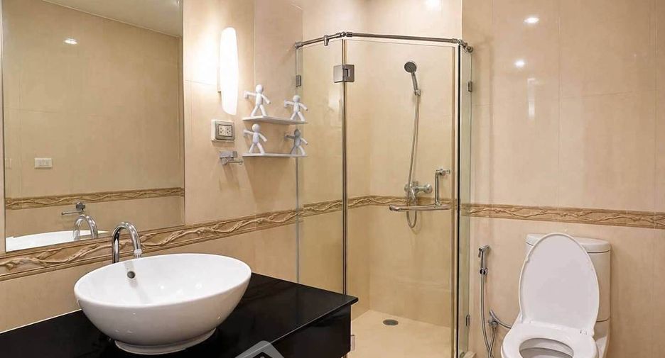 For rent 2 bedrooms condo in Ratchathewi, Bangkok