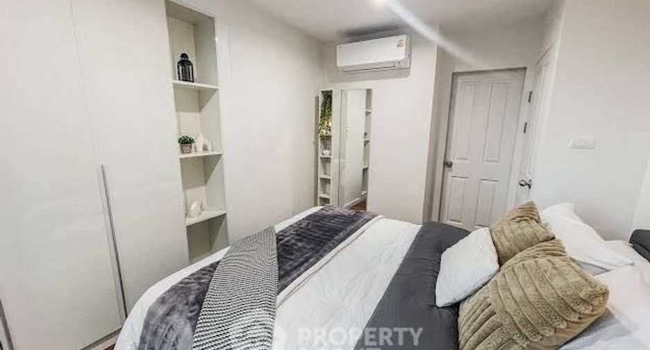 For rent 2 bedrooms condo in Huai Khwang, Bangkok