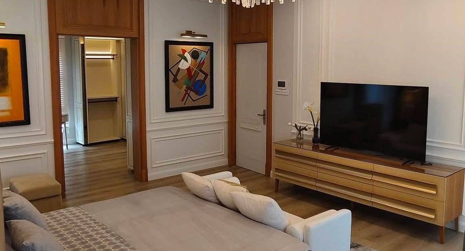 For rent 5 bedrooms house in Saphan Sung, Bangkok