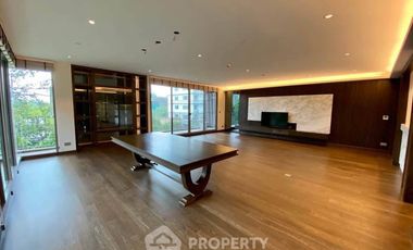 Condo en alquiler de 3 habitaciones en Yan Nawa, Bangkok
