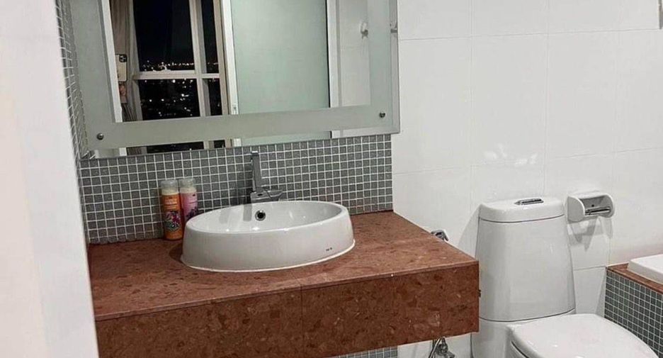 For rent 2 bedrooms condo in Bang Kapi, Bangkok