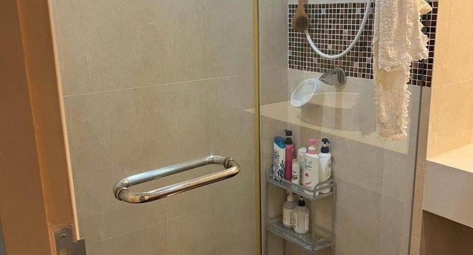 For rent 2 bedrooms condo in Bang Kapi, Bangkok