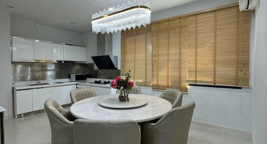 For rent 4 bedrooms house in Suan Luang, Bangkok