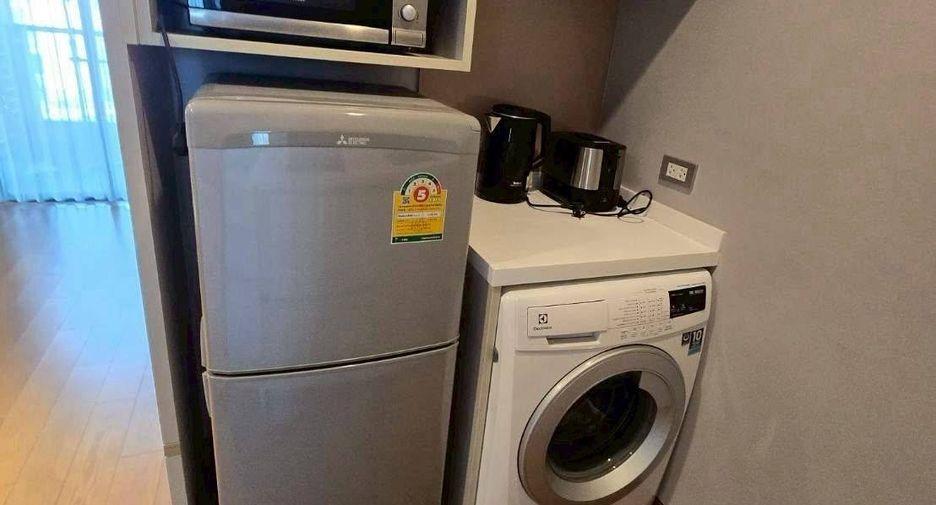For rent 1 bed condo in Khlong Toei, Bangkok