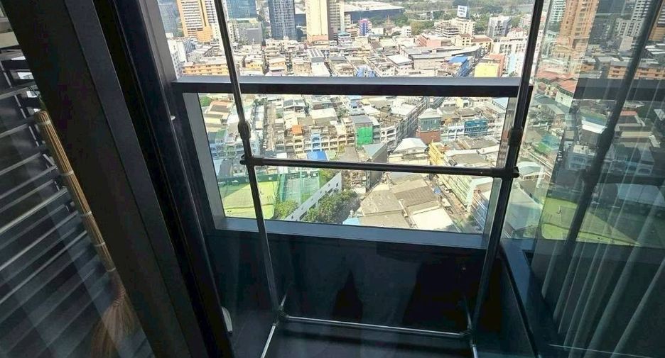 For rent 1 bed condo in Khlong Toei, Bangkok