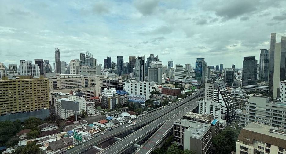 For rent 1 bed condo in Pathum Wan, Bangkok