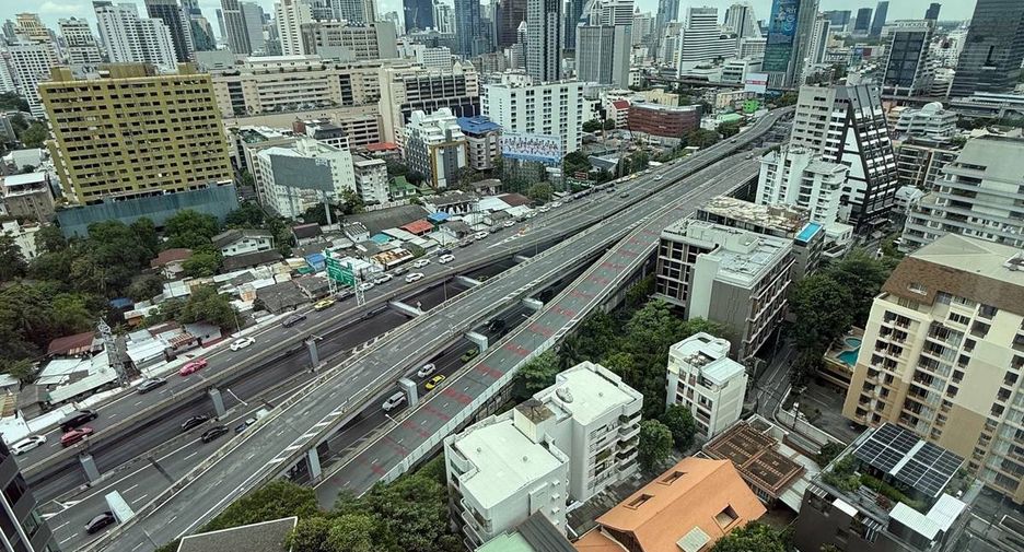 For rent 1 bed condo in Pathum Wan, Bangkok