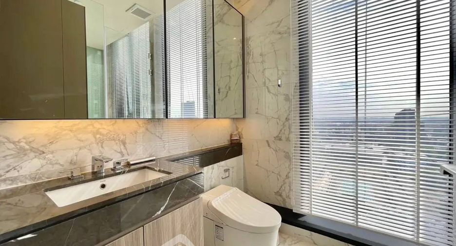 For rent 2 bedrooms condo in Khlong Toei, Bangkok