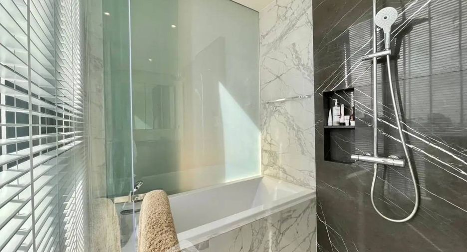 For rent 2 bedrooms condo in Khlong Toei, Bangkok