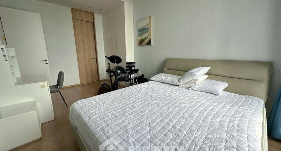 For rent 3 bedrooms condo in Watthana, Bangkok