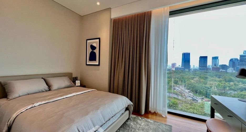 For rent 2 bedrooms condo in Pathum Wan, Bangkok