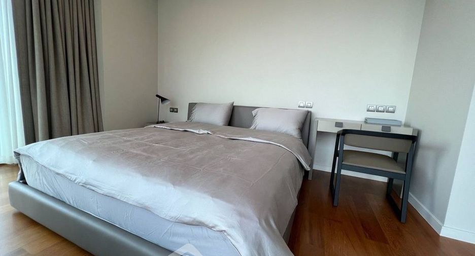 For rent 2 bedrooms condo in Pathum Wan, Bangkok
