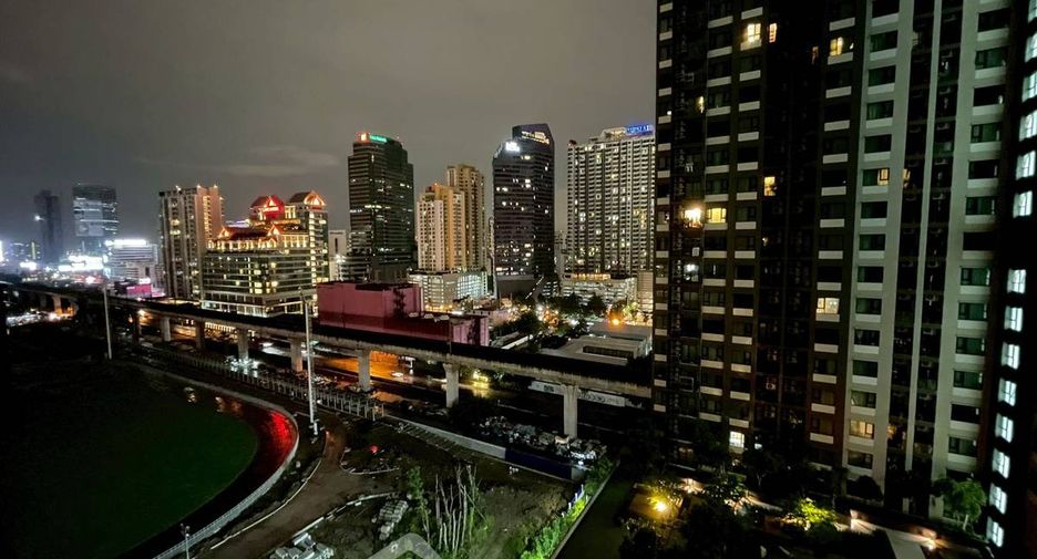 For rent 2 ベッドルーム condo in Watthana, Bangkok