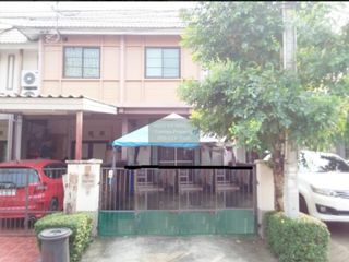 À vendre 2 chambres maison de ville à Lat Krabang, Bangkok