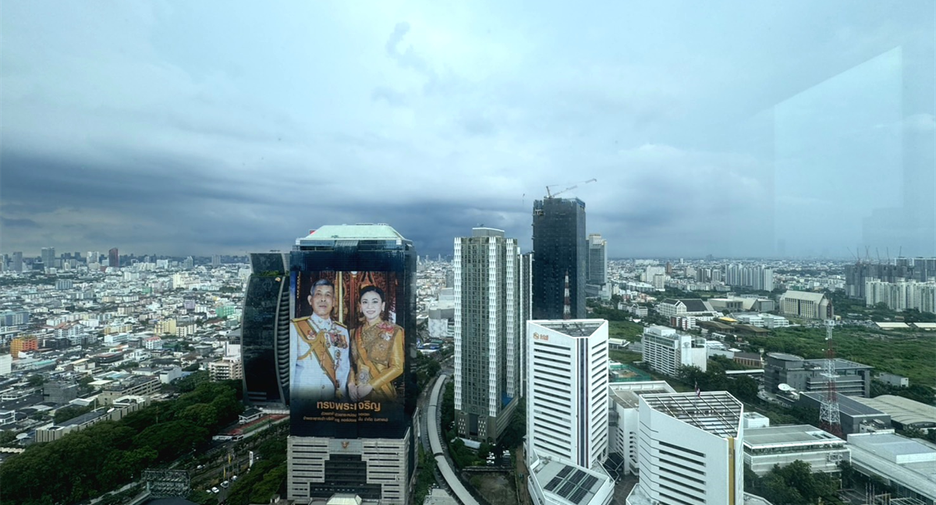 Condo en alquiler de 2 habitaciones en Huai Khwang, Bangkok
