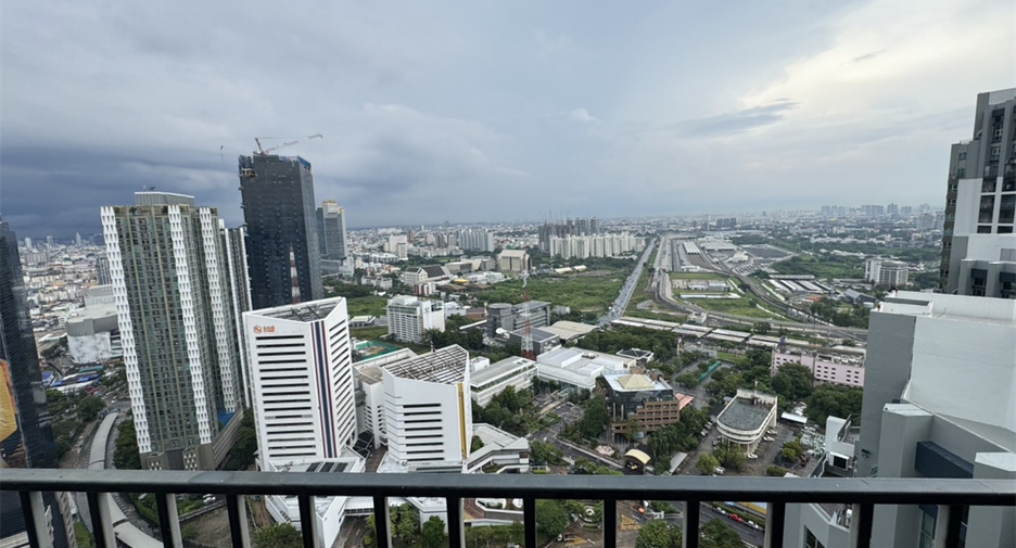 Condo en alquiler de 2 habitaciones en Huai Khwang, Bangkok