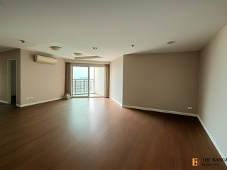 À louer 2 chambres condo à Huai Khwang, Bangkok