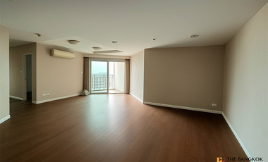 For sale 2 bedrooms condo in Huai Khwang, Bangkok
