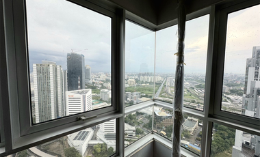 For sale 2 bedrooms condo in Huai Khwang, Bangkok