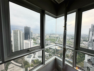 À vendre 2 chambres condo à Huai Khwang, Bangkok