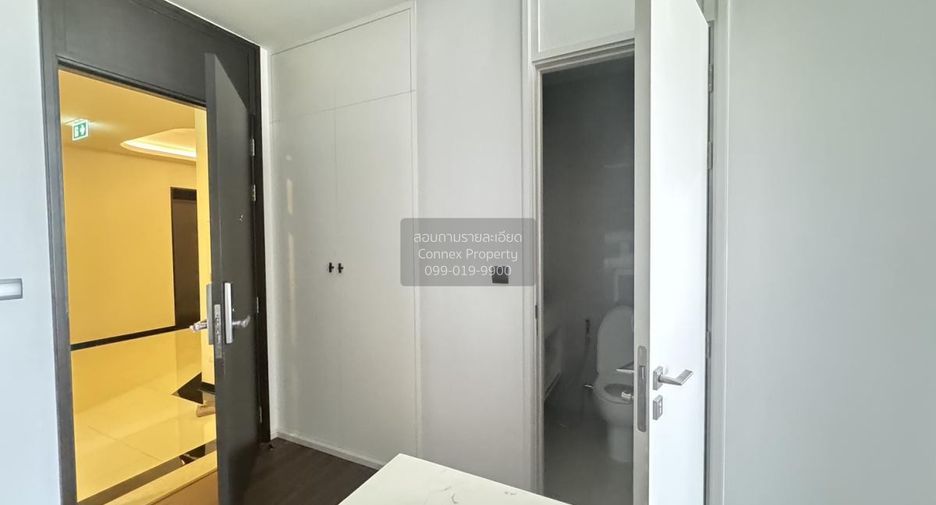 For rent 2 bedrooms condo in Pathum Wan, Bangkok