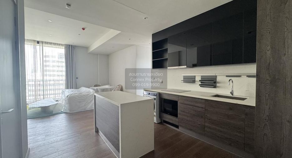 For rent 2 bedrooms condo in Pathum Wan, Bangkok