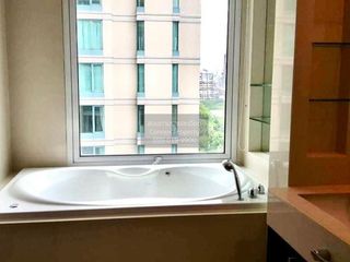 For rent 4 bedrooms condo in Pathum Wan, Bangkok
