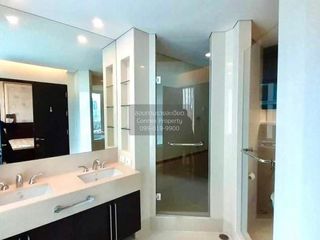 For rent 4 bedrooms condo in Pathum Wan, Bangkok