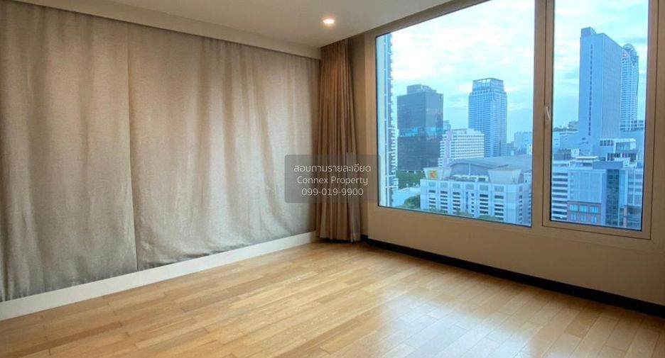 For rent 2 bedrooms condo in Pathum Wan, Bangkok