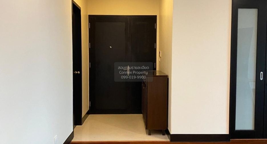 For rent 2 bedrooms condo in Pathum Wan, Bangkok
