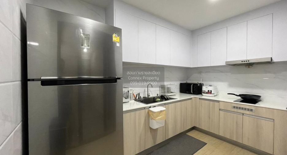 For rent 2 bedrooms condo in Huai Khwang, Bangkok