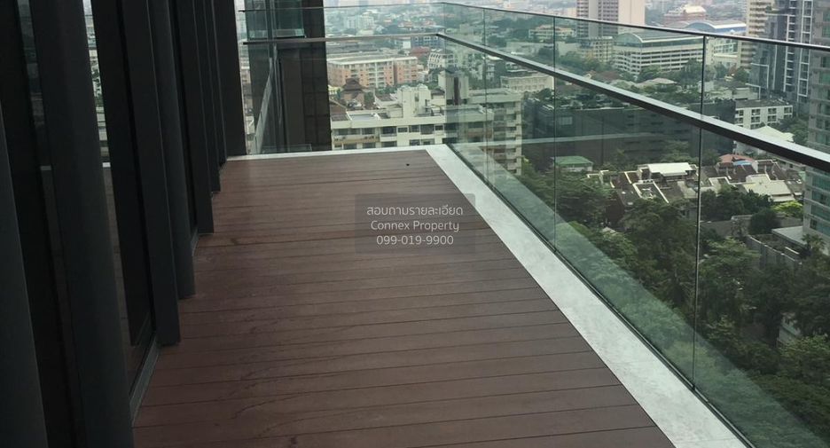 For rent 3 bedrooms condo in Khlong Toei, Bangkok