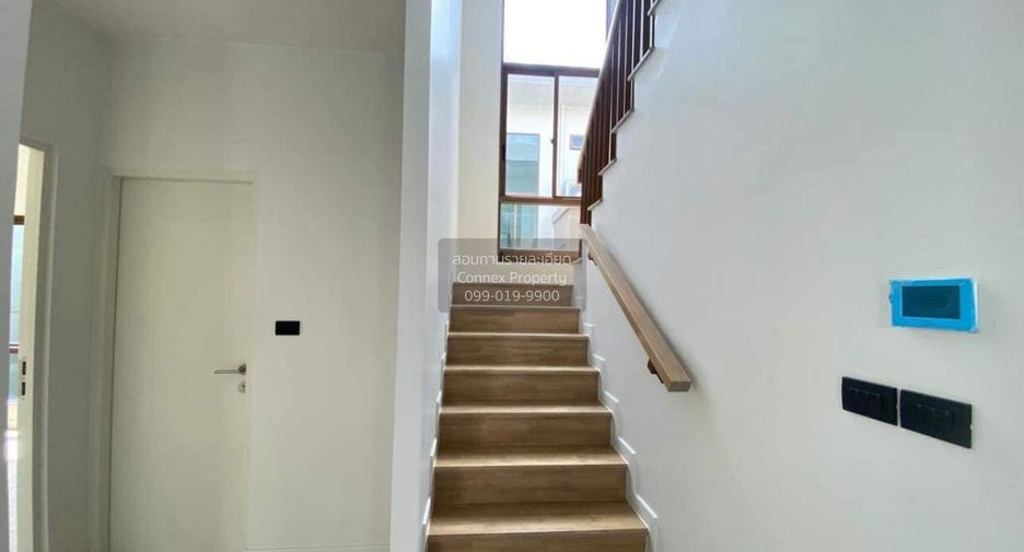 For rent 4 bedrooms house in Bang Kapi, Bangkok