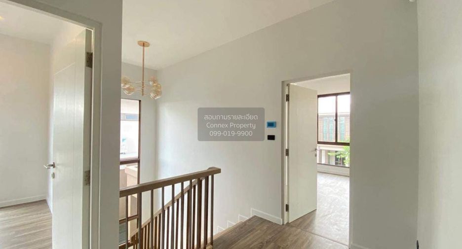For rent 4 bedrooms house in Bang Kapi, Bangkok