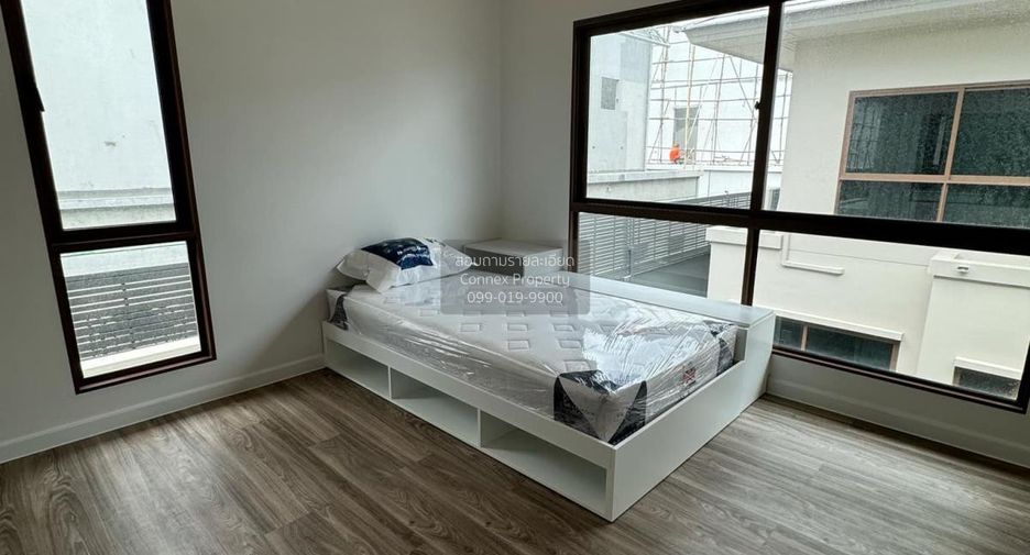For rent 4 bedrooms house in Bang Kapi, Bangkok