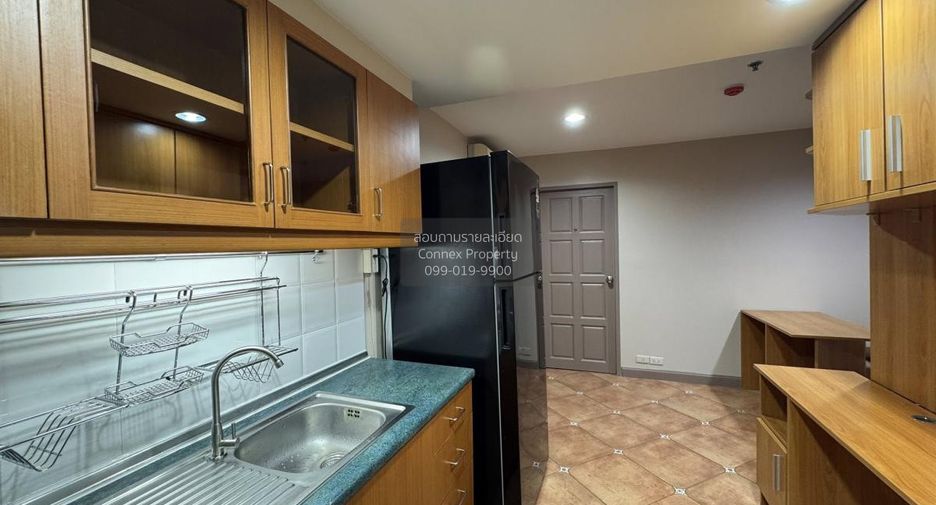 For rent 2 bedrooms condo in Bang Rak, Bangkok