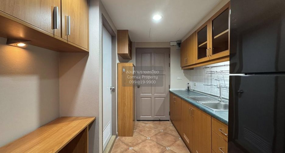 For rent 2 bedrooms condo in Bang Rak, Bangkok
