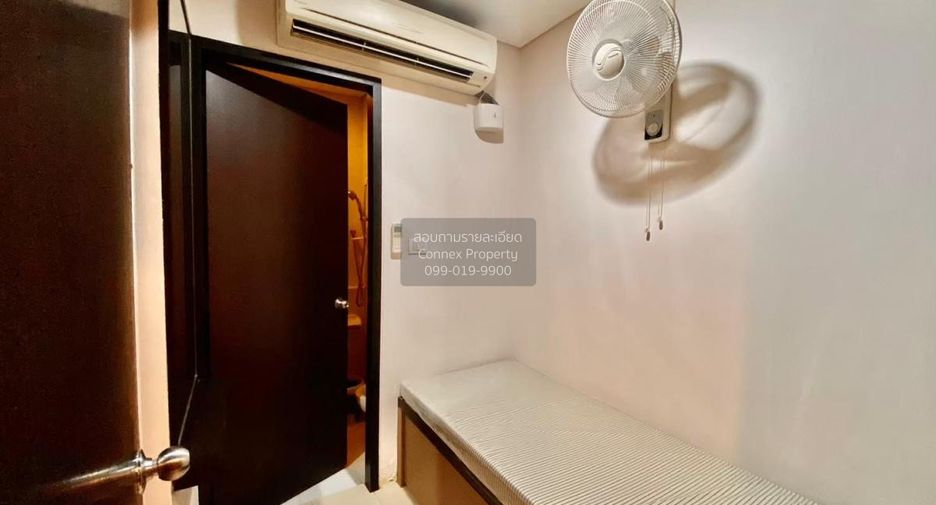 For rent 4 bedrooms condo in Pathum Wan, Bangkok